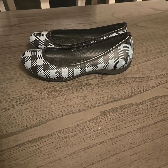 CROCS Black and White Checkered Flats - Picture 1 of 5